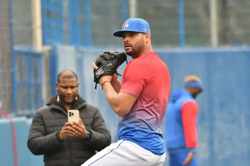 效力樂天桃猿的雷法（Elian Leyva）