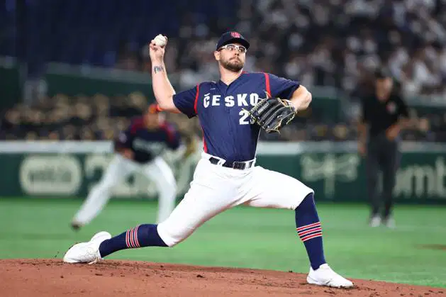 22px Flag of Canada %28Pantone%29.svg