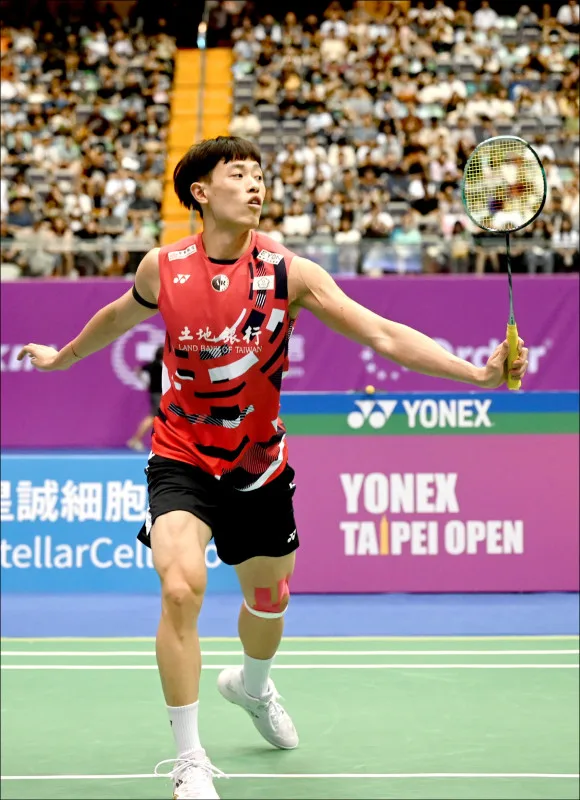 林俊易驚險逆轉丹麥選手，強勢晉級16強