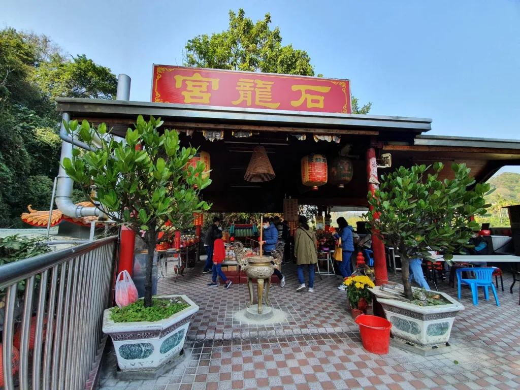 傳統尾牙祭拜土地公與財神，為新年開運