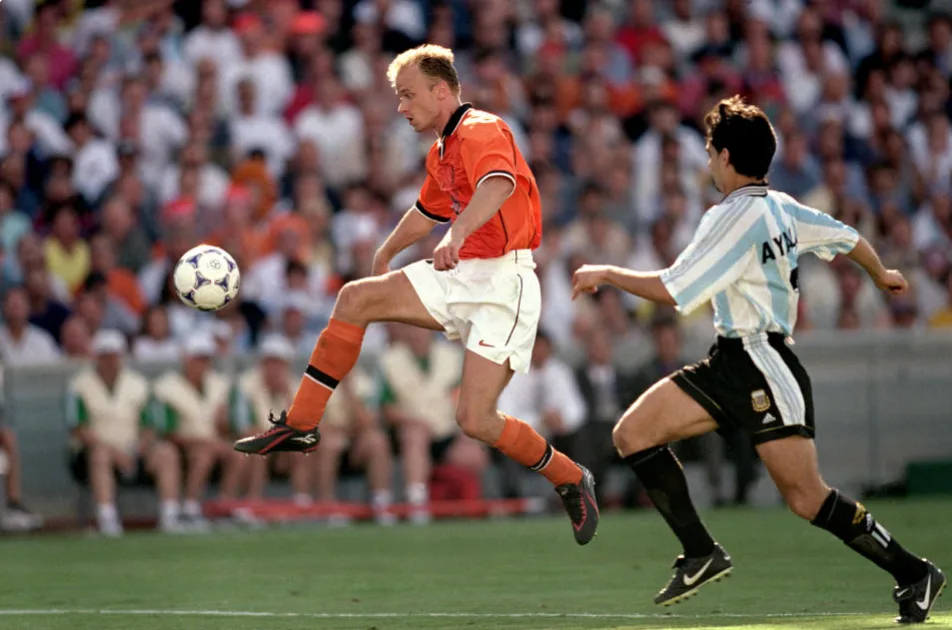 最佳進球全解析 歷屆世界盃經典進球回顧 1998 年 - 博格坎普（Dennis Bergkamp）極限停球與破門